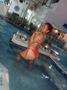 miakatalella23 salida a piscina.. ricoo.. Pic 5