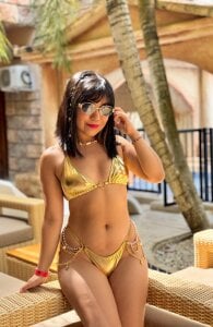 isabel_jaames Happy girl strolling 🚶‍♀️😊🌸 Thanks to your love, I get to enjoy days like this 🌅💙 Love you! ❤️ Pic 8