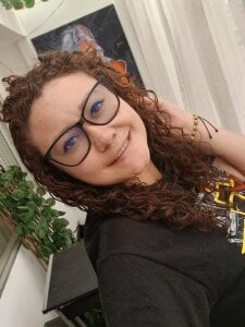 curly_greeneyed A Beautiful Day!!! Pic 6