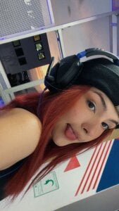 Chillin 😎 de lanablacke_  2 photos