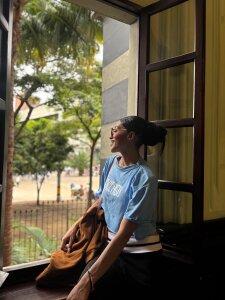 MichelleDiaz_Pink Taking a vacation in my family's town 💛💙❤️ Foto 4