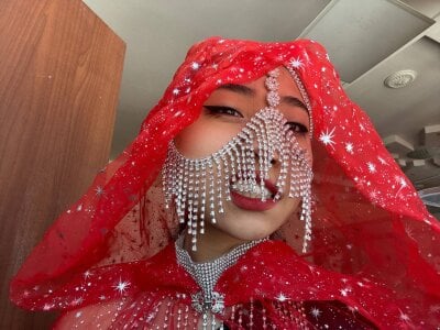 SweetMiaXO in a red suit ❤️ Εικόνα 3