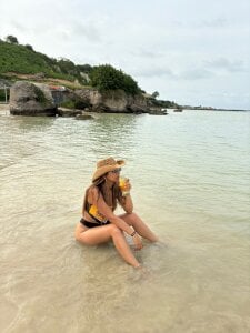 Alana_Suares1 Ready for You to Watch Me Get Wet 🔥🍑 Pic 3