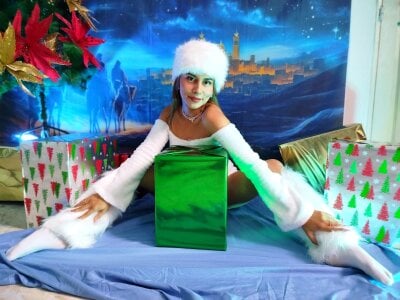 HannaPretthy Your wish has been fulfilled 💖🎄 here I am🤗 Pic 3