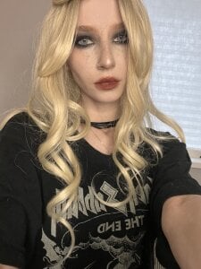 Taylor ​Momsen cosplay🖤 od sweetuniporn  2 snímek