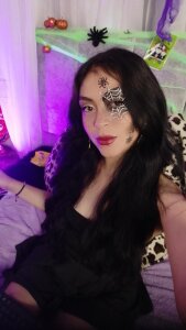 emy_brunette happy life Pic 2