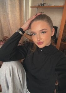 SolLocy The Face that You want to see Gambar 5