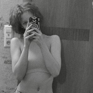 JenyHlop Public Pic 5