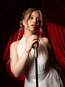 DorisHell Lady 💜 Pic 4