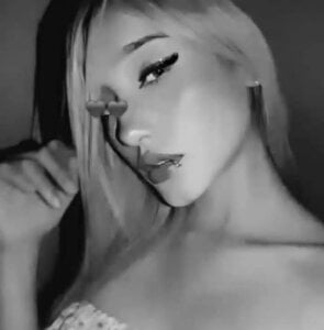 FoxxxyPink's XXX Nude Photo 3