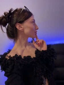 Alice_Arwen Public Pic 6