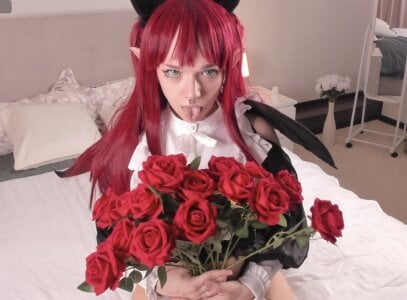 Molly_PlattのMarine succubus. Happy Valentine's Day to allの 8枚の写真