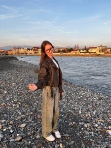 Walking is so cool, isn't it?😇 de EllenRodgers  3 Imagens