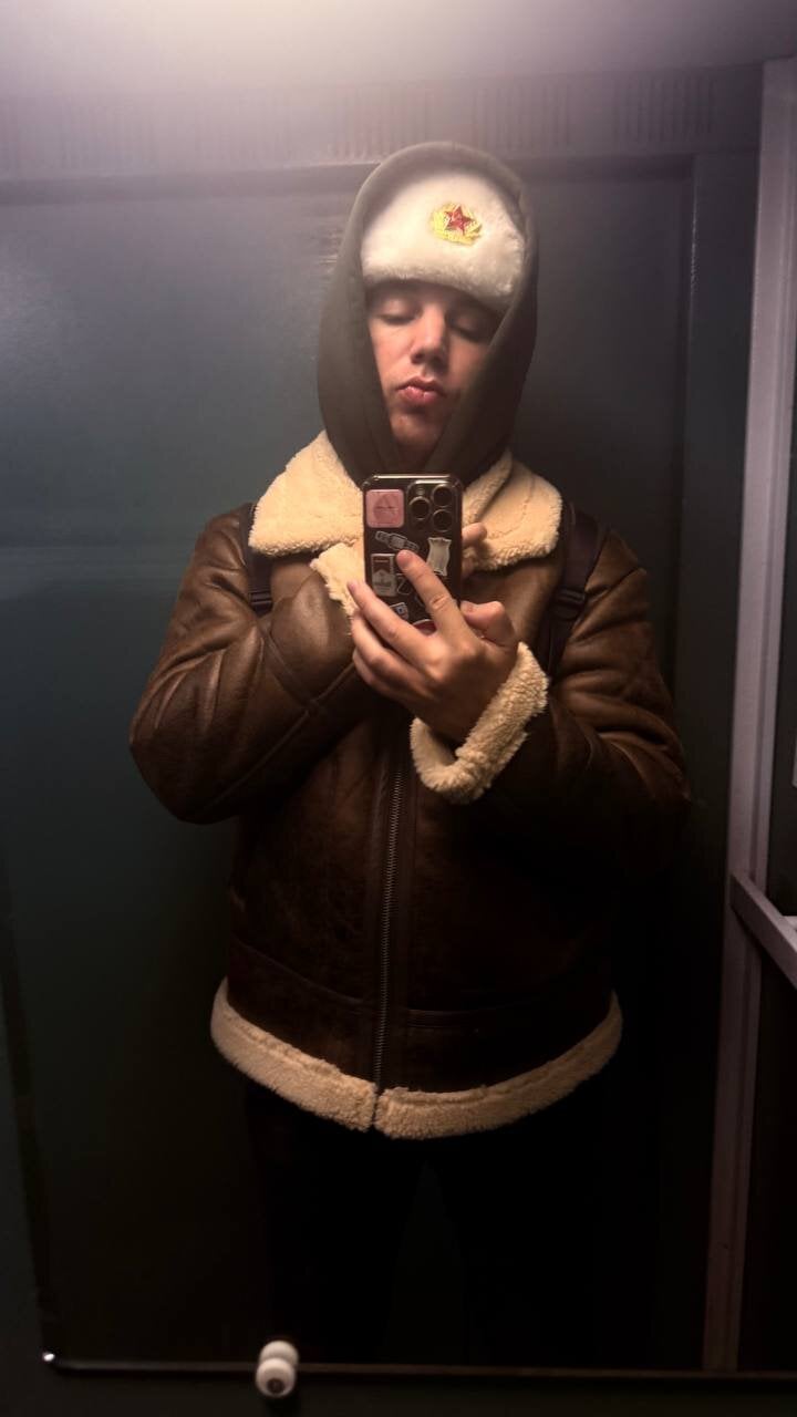 ArthurWhitee Trending Pic 7266