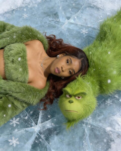 weenQueen Merry Christmas 🎄🪄 Immagine  2