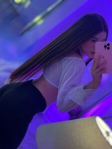 EvaLuxxe Public Pic 6