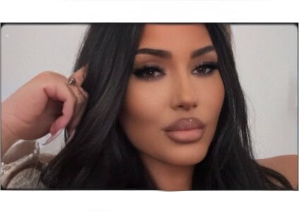 Kaylynn kullanıcısının Amore Selfie 😋 albümü -  2 fotoğraf