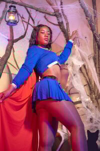 HallyBanssupergirl with super ass图片 5