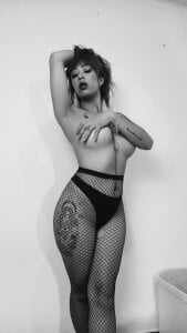 Allisonpetite1 me Pic 4