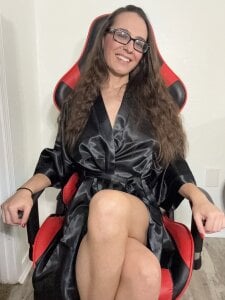 RedHotRachael Silky Black Robe Pic