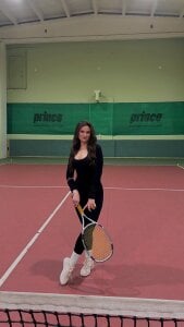 Luna_Raee Victoria plays tennis for the first time🎾  3টি ছবি