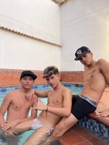 PRINCES_OF_DAMIAN 👹a very hot threesome👹 Pic