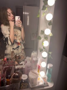 KerieDitti guess what's under my tshirt😋 Pic 2