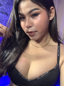 Poppy25_asianhappy Public Pic 4