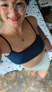 Lily-o 🐝💖 Pic 2