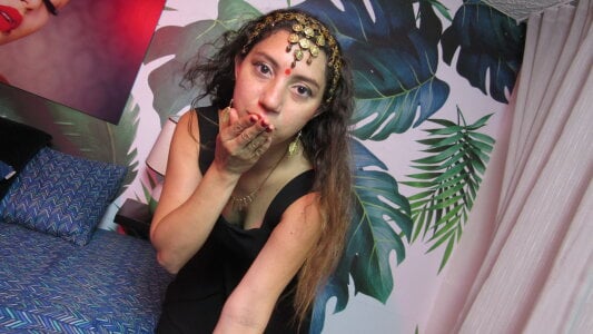 julietta_maxi I'm a Queen Pic 9