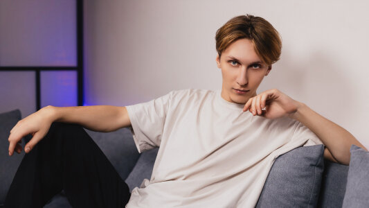 Adrian_Di Just look at that cutie ^^ Pic 5