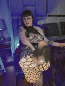 Violett_Sinclair Sexy black Miss Pic 2