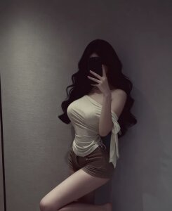 Felicity_luo 💗 Pic 3