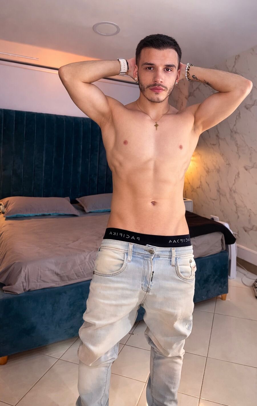 liam_es 热门图片 8523