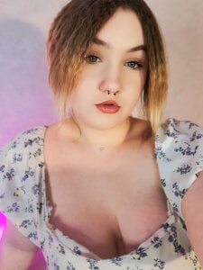 lovelyy_julia Public Pic 8