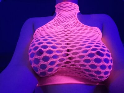 GlowBitch Public Billede 5