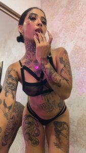 EmilieLake Your favorite Halloween girl 👻🎃 Pic 4