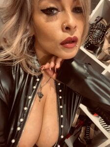 ZoeMesmerize New Back Leather Dress, Leather Stilettos and Pantyhose Pic 3