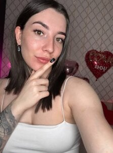 Curious_Lily Raw Allure Pic 9