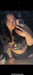 Miss_CurvesXXX Public Pic 2