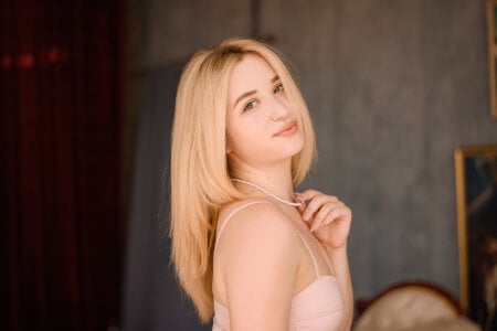 HazelWhityy Public Pic 3