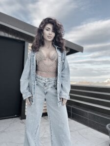 VioletVIP Sexy Jeans Outdoor Fantasy: Big Boobs & Toned Abs, Fit Body Worship, New Model Free Gallery Kuva 7