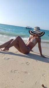 MiaMorgan_ Something tan and sun Foto 4