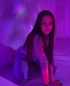 I want to stay with you under neon light de NoraHaynes Foto 5