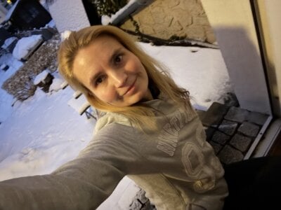 Steffi im Schnee Happy Birthsday od s-te-fan-i  2 snímek