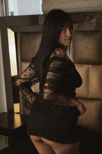 Andrea_brunette_ Public Pic 3