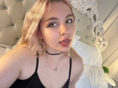 AliceEverly Public Pic 3