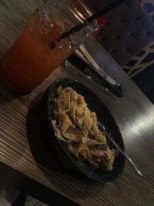 who is it?)) it's me Molly! de AngelenaCrittendon  3 Imagens