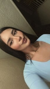 ValentinaRojass_ Public Pic 2