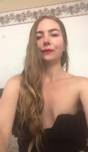 Angiehuston1 red Kuva 8